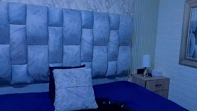 sofiagutierrez   online show from November 8, 2025, 1:06 am