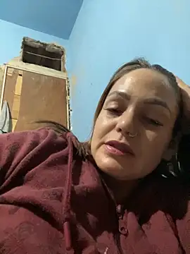 Snapshot of priscila_luv chatting on September 28, 2025, 4:40 am priscila luv online show from September 28, 2025, 4:40 am