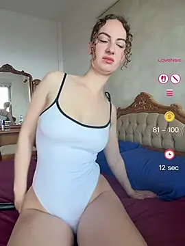 CurlyChloe online show from May 24, 2026, 5:12 am