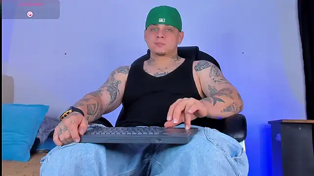 Snapshot of denis_munera chatting on October 12, 2025, 2:38 pm denis munera online show from October 12, 2025, 2:38 pm