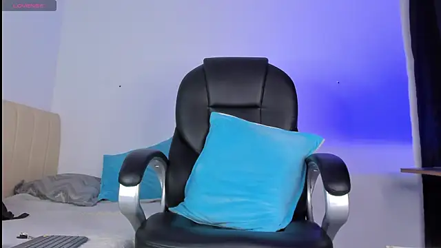 Snapshot of denis_munera chatting on October 20, 2025, 3:56 pm denis munera online show from October 20, 2025, 3:56 pm