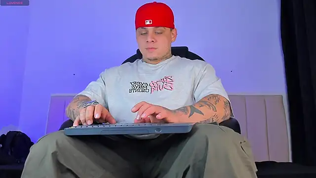 Snapshot of denis_munera chatting on November 29, 2025, 6:49 am denis munera online show from November 29, 2025, 6:49 am