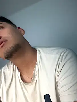 Snapshot of tomy_hot20 chatting on November 16, 2025, 2:06 am tomy hot20 online show from November 16, 2025, 2:06 am