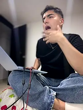 Snapshot of tomy_hot20 chatting on November 25, 2025, 2:33 am tomy hot20 online show from November 25, 2025, 2:33 am