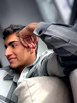 Snapshot of tomy_hot20 chatting on December 2, 2025, 8:59 pm tomy hot20 online show from December 2, 2025, 8:59 pm