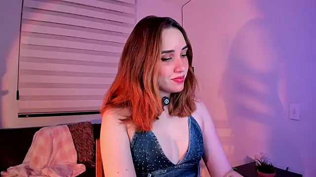 SarahCastillo  online show from October 24, 2025, 5:37 am