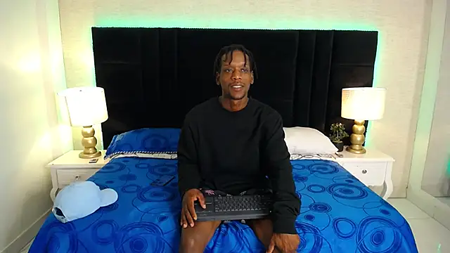 Snapshot of SkylerBigxxx chatting on May 19, 2026, 4:08 am SkylerBigxxx online show from May 19, 2026, 4:08 am