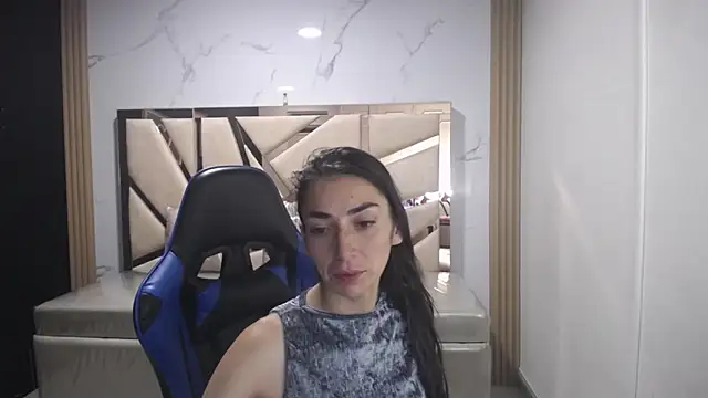 Maily a  online show from October 23, 2025, 3:06 am