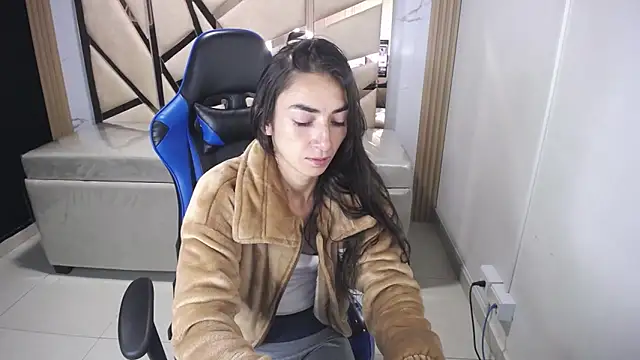 Maily a  online show from November 27, 2025, 2:46 am