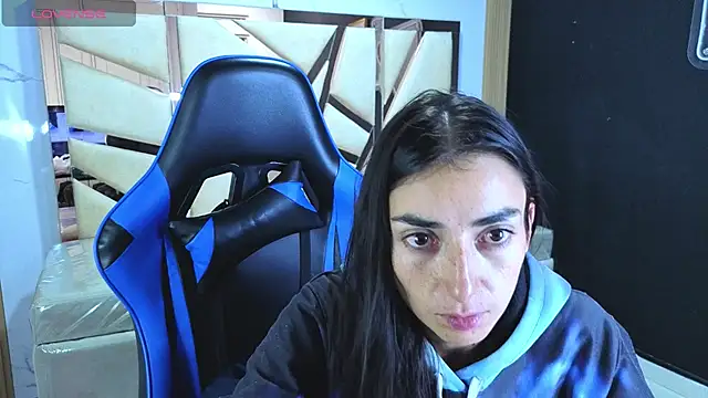 Snapshot of Maily_a_ chatting on April 9, 2026, 3:06 am Maily a online show from April 9, 2026, 3:06 am