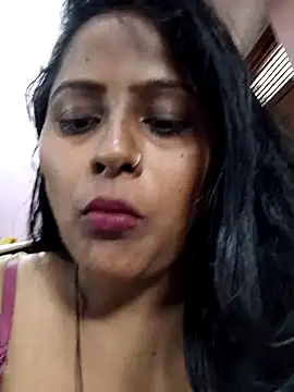 Jasmine Januja online show from May 9, 2026, 2:06 am