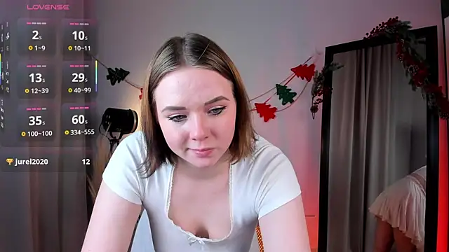 Sophi X online show from December 17, 2025, 9:43 pm