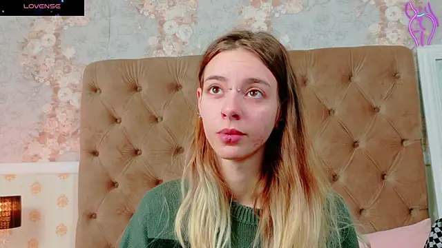 CoraVex online show from October 29, 2025, 4:59 am