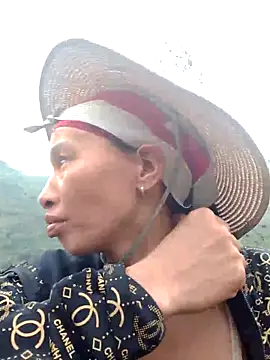 Snapshot of donna-bae chatting on March 25, 2026, 9:59 am donna-bae online show from March 25, 2026, 9:59 am