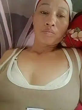 Snapshot of donna-bae chatting on March 29, 2026, 4:12 am donna-bae online show from March 29, 2026, 4:12 am