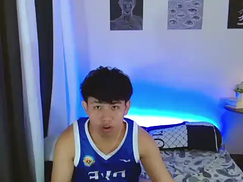charliebighead online show from June 25, 2026, 4:34 am