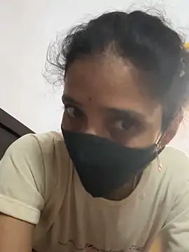 sweetreddy-02 online show from October 27, 2025, 7:01 am