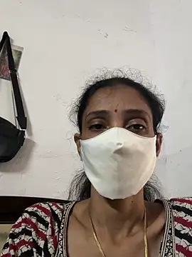 sweetreddy-02 online show from November 26, 2025, 4:57 am