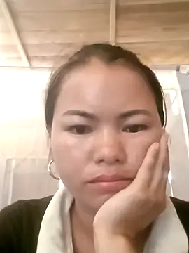 emly-xinh18 online show from September 23, 2025, 6:05 am