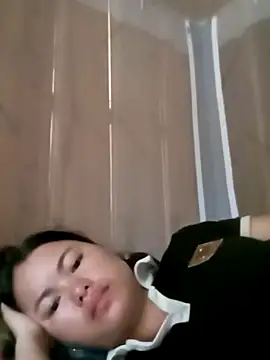 emly-xinh18 online show from September 26, 2025, 9:24 am