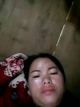 emly-xinh18 online show from September 28, 2025, 2:50 am