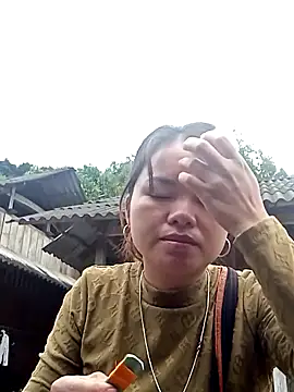 emly-xinh18 online show from November 19, 2025, 2:55 am