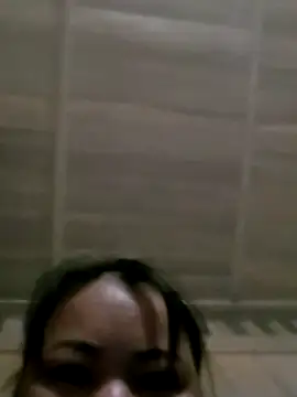 emly-xinh18 online show from November 21, 2025, 11:14 pm