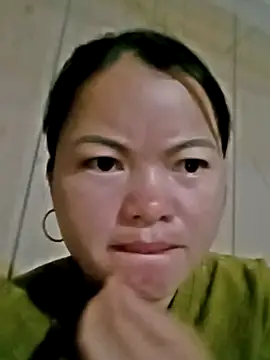 emly-xinh18 online show from November 26, 2025, 10:22 pm