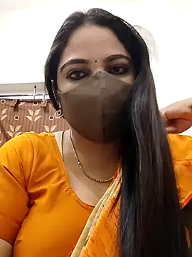 Snapshot of hottamil_honey_couples chatting on October 9, 2025, 10:19 pm hottamil honey couples online show from October 9, 2025, 10:19 pm