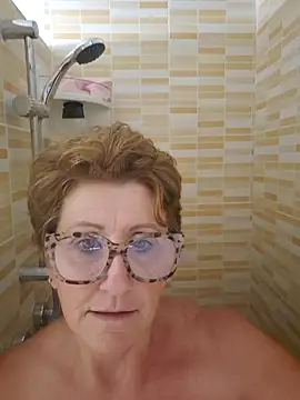 LadyLuxe xx online show from October 5, 2025, 11:19 am