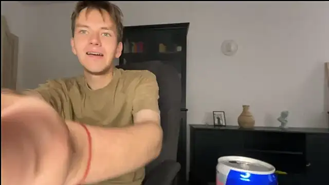 Snapshot of Mark_Voyan chatting on September 18, 2025, 11:23 am Mark Voyan online show from September 18, 2025, 11:23 am