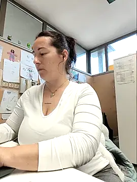 bichota85 online show from March 10, 2026, 11:26 am