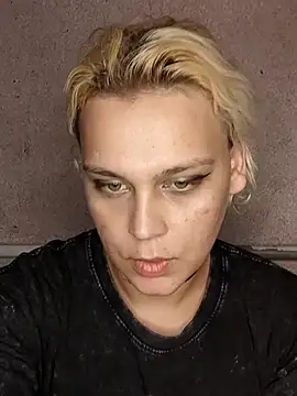 Snapshot of MargoShein chatting on October 29, 2025, 1:57 pm MargoShein online show from October 29, 2025, 1:57 pm