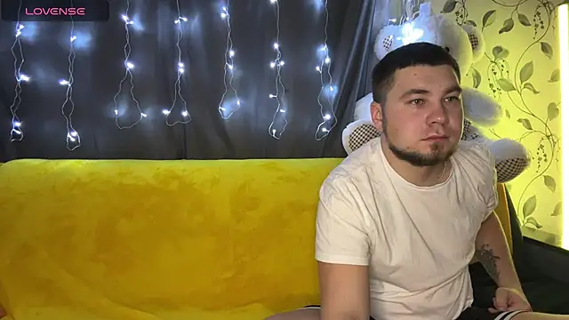 coupleinspire online show from November 20, 2025, 9:14 pm