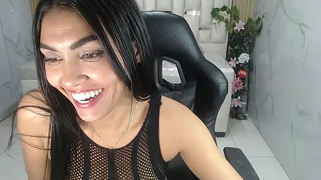 lissandra s online show from November 28, 2025, 9:23 am