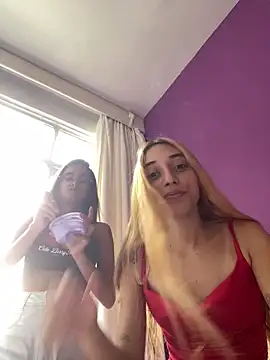 loirinhaaa online show from April 5, 2026, 6:49 pm