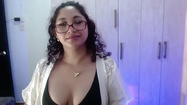 Gia Dior online show from October 29, 2025, 12:07 pm