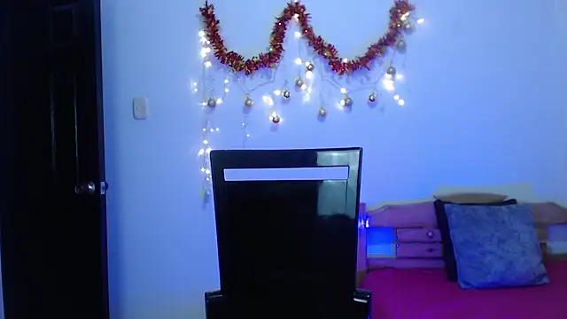 Gia Dior online show from December 18, 2025, 11:22 pm