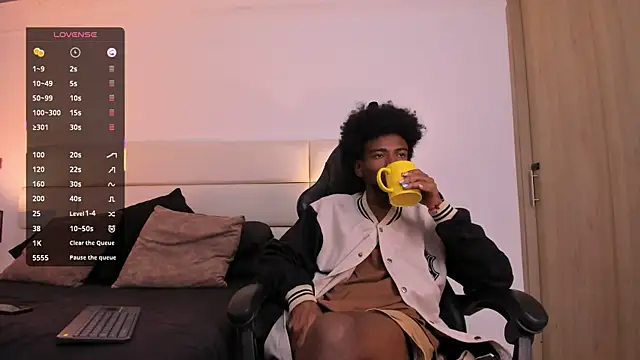 Snapshot of AllexJacob chatting on November 13, 2025, 12:59 pm AllexJacob online show from November 13, 2025, 12:59 pm