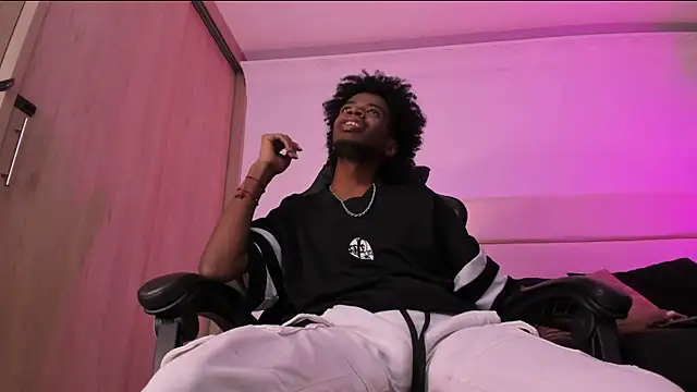 Snapshot of AllexJacob chatting on December 20, 2025, 1:18 pm AllexJacob online show from December 20, 2025, 1:18 pm