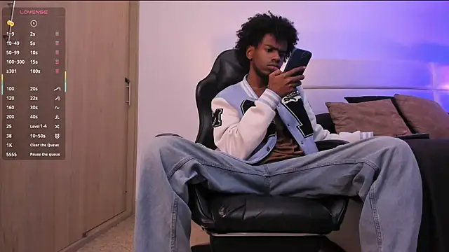 Snapshot of AllexJacob chatting on January 15, 2026, 1:05 pm AllexJacob online show from January 15, 2026, 1:05 pm