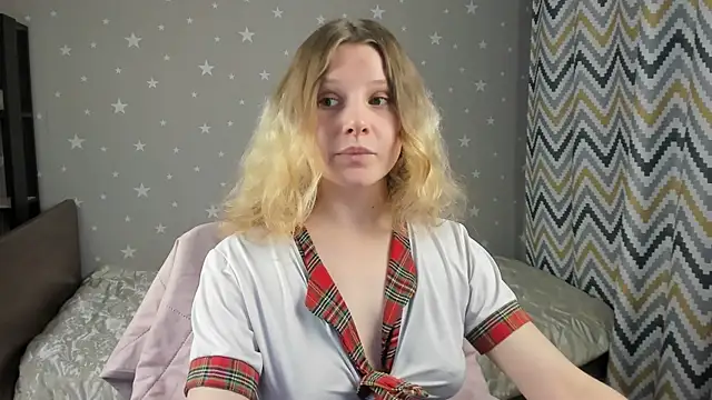  Velvet peach  online show from December 4, 2025, 11:41 am