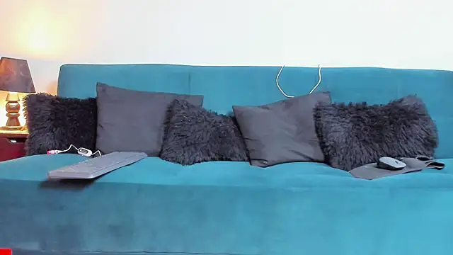 Charliejones  online show from February 10, 2026, 11:20 pm