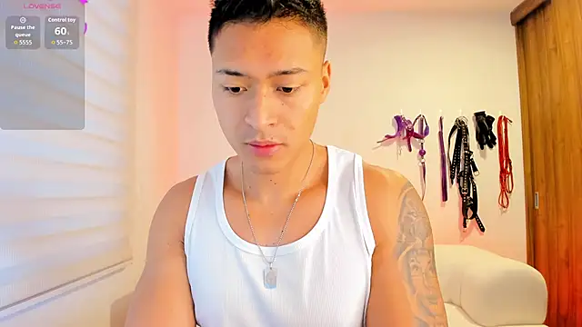 Snapshot of abu_dhabi_21 chatting on December 19, 2025, 11:06 am abu dhabi 21 online show from December 19, 2025, 11:06 am