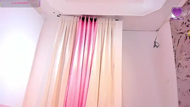 Doll lauren online show from December 19, 2025, 11:28 am