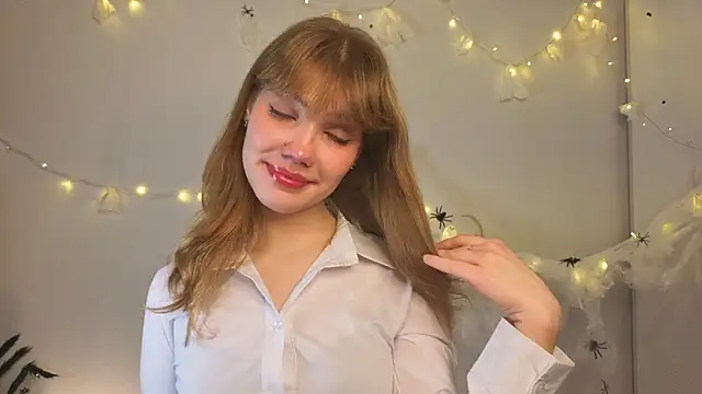 pienaple online show from October 31, 2025, 4:02 am