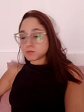 Snapshot of linameii chatting on March 8, 2026, 3:49 pm linameii online show from March 8, 2026, 3:49 pm