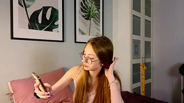 Snapshot of blissence chatting on November 12, 2025, 3:01 pm blissence online show from November 12, 2025, 3:01 pm