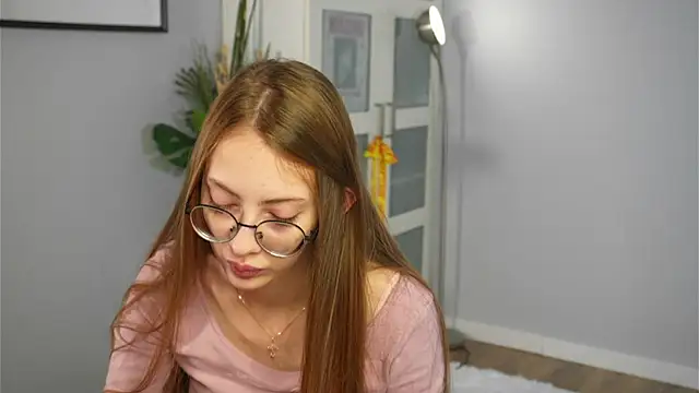 Snapshot of blissence chatting on December 2, 2025, 3:29 pm blissence online show from December 2, 2025, 3:29 pm