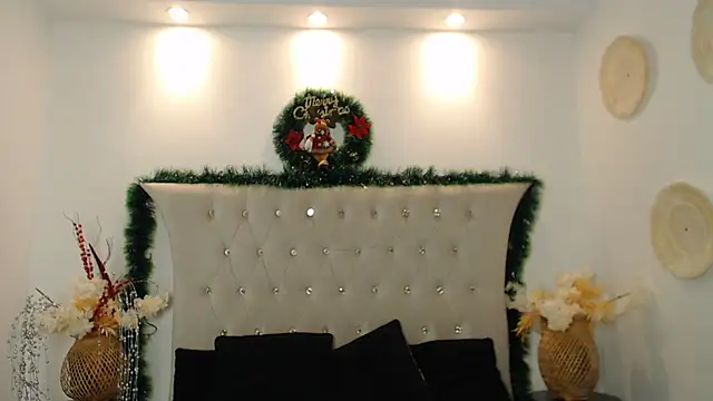 Snapshot of SalvadorFit chatting on December 13, 2025, 8:36 pm SalvadorFit online show from December 13, 2025, 8:36 pm